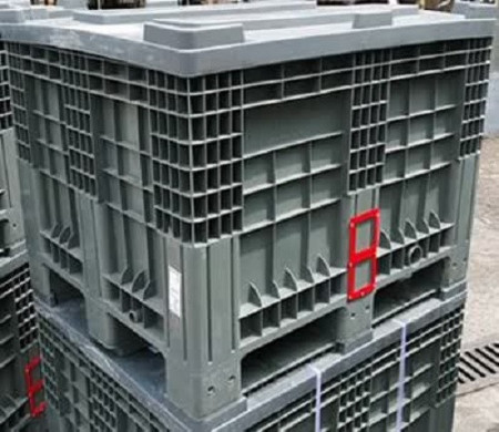 Production of open and closed plastic box pallets