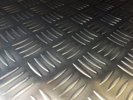 Buying and selling plain and ribbed aluminum sheet