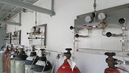Implementation of piping and tubing of medical and laboratory gas lines