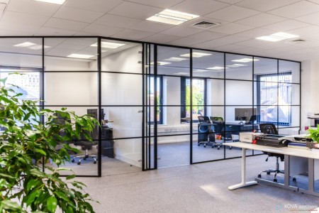 هندریل شیشه ای و پارتیشن شیشه ای