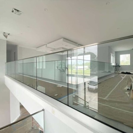 هندریل شیشه ای و پارتیشن شیشه ای