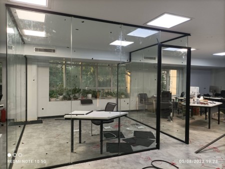 هندریل شیشه ای و پارتیشن شیشه ای