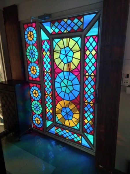 شیشه رنگی سنتی