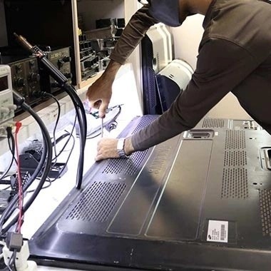 تعمیرات فوری تخصصی تمامی برندهای تلویزیون