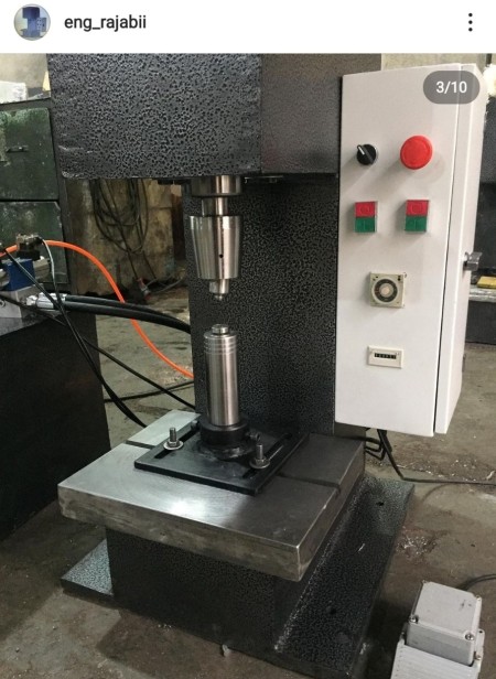 Rubbing rivet press machine