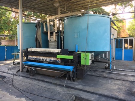 Chlorine injection device