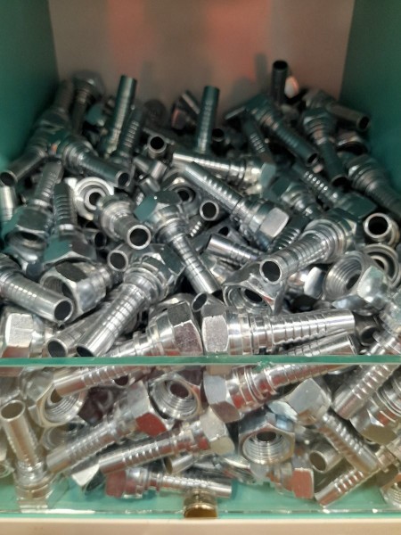 The middleman of the hose