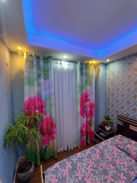 Curtain printing of desired design