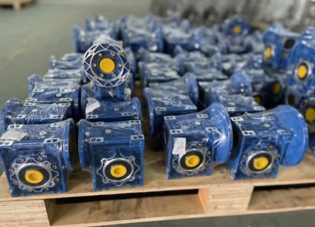 Spiral gear box