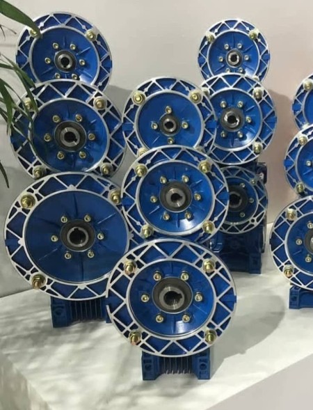 Spiral gear box