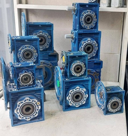 Spiral gear box