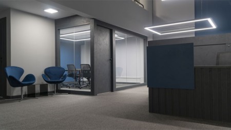 پارتیشن شیشه ای با فریم ام دی اف رنگی