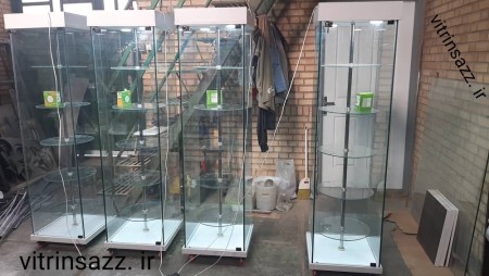 Revolving glass showcase