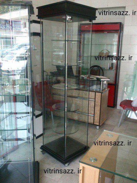 Revolving glass showcase