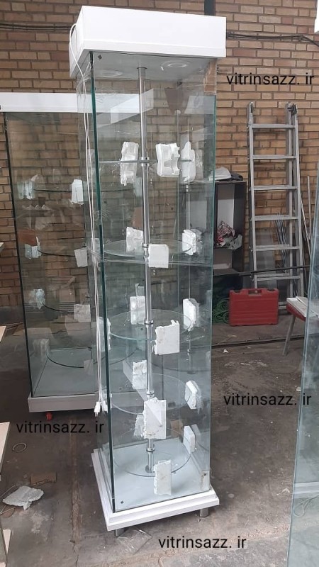 Revolving glass showcase