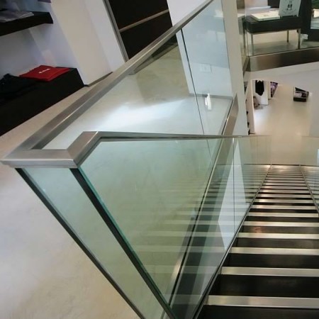 Sale and implementation of glass fence