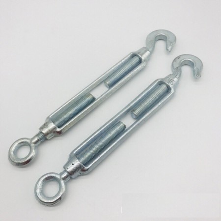 Types of towing wire and chain connections