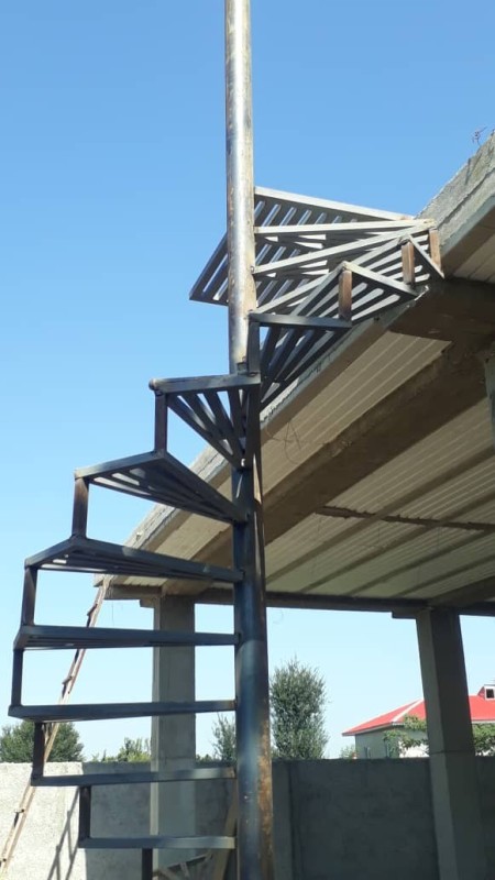 اجرای راه پله گرد در فومن و صومعه سرا