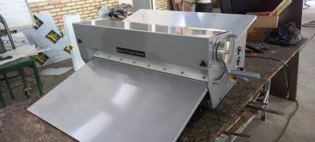 Fondant sheeter machine
