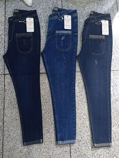 Wholesale sale of women's jeans