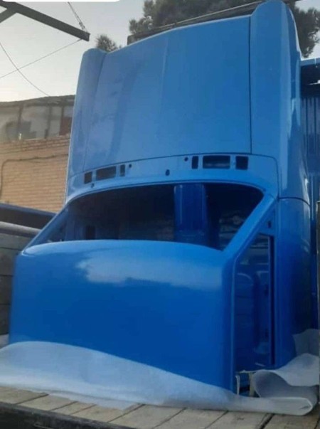 All kinds of Nissan van body parts and spare parts