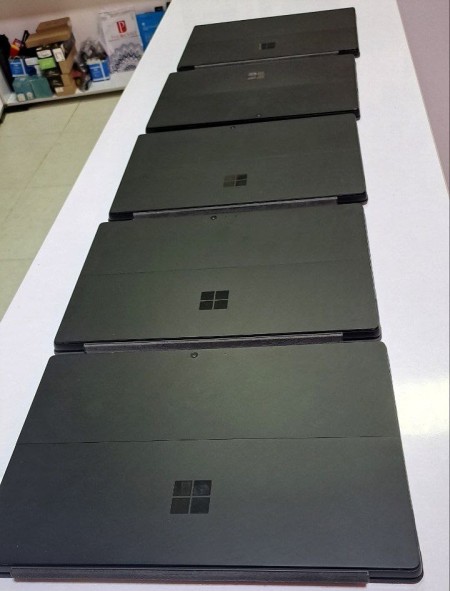 Selling all kinds of stock laptops