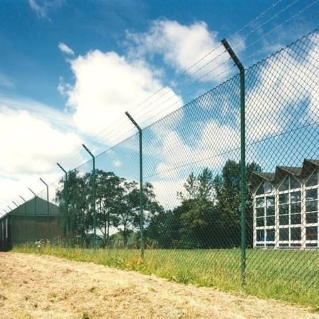 Production of all kinds of netting fences in Shiraz