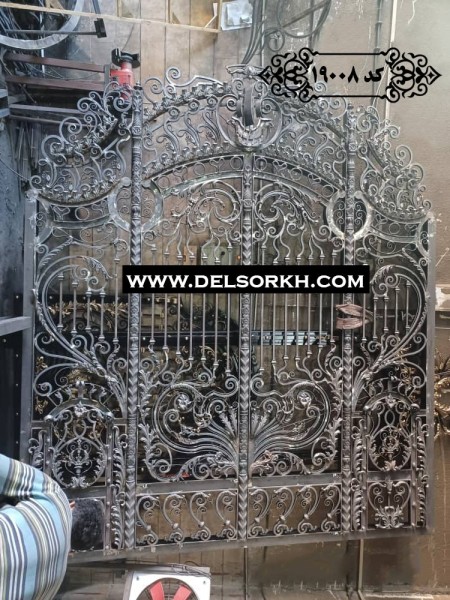 طراحی و ساخت انواع درب های ساختمانی با دل سرخ