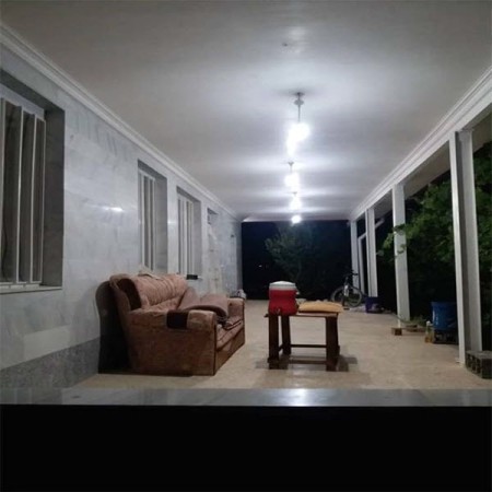 Selling a garden with a newly built garden house