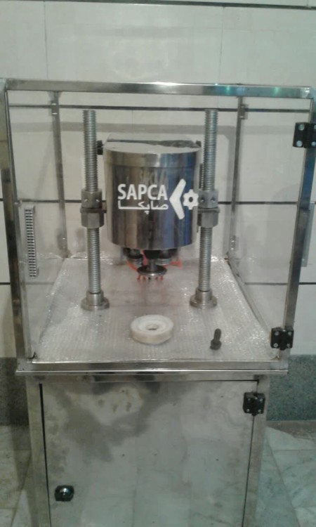 Metal can capping machine