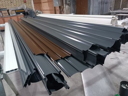 Agma electric shutter blade