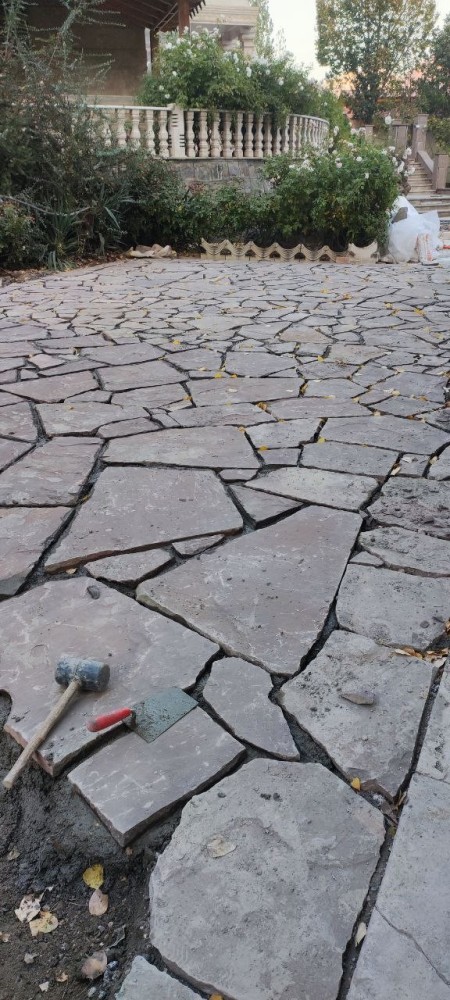 Natural crushed rock with the lowest cost for flooring