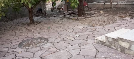 Natural crushed rock with the lowest cost for flooring