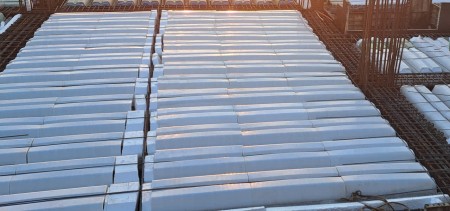 Roof mold replaces Unolit