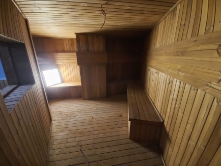 Designing and implementing a dry sauna with thermo wood