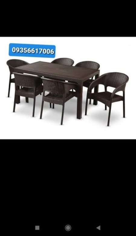 Nasser Plastic Table