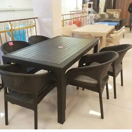Nasser Plastic Table