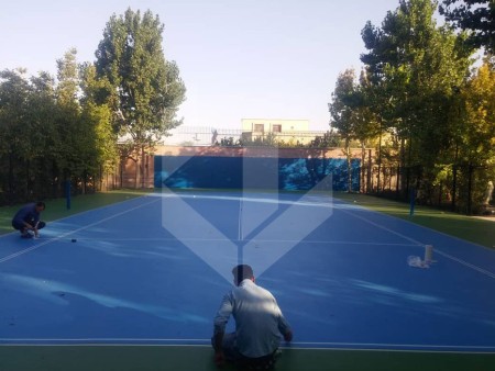 اجرای تخصصی زمین تنیس هاردکورت در باشگاه