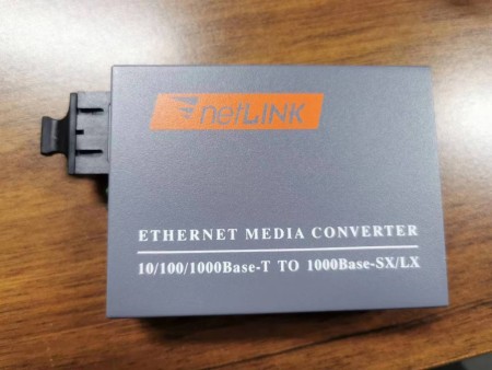 Fiber optic media converter