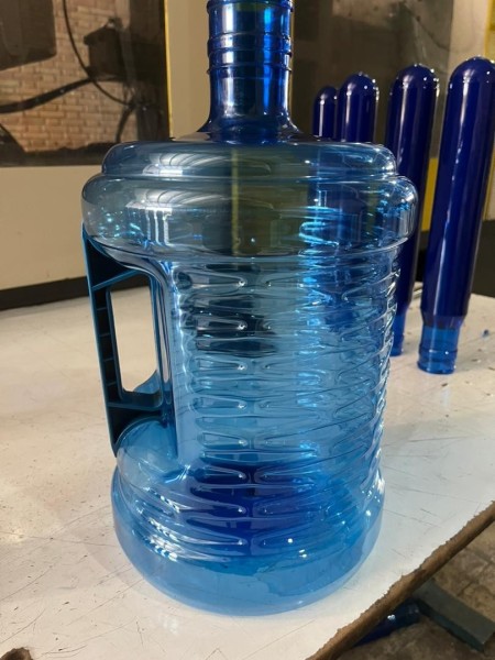 Selling 10 liter and 20 liter cooler gallons with handle