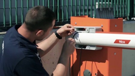 نماینده انحصاری جک پارکینگی نایس ایتالیا 26764001ا راهبند NIce