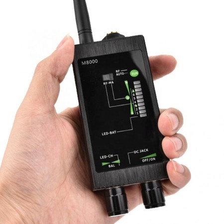 Digital frequency finder M8000