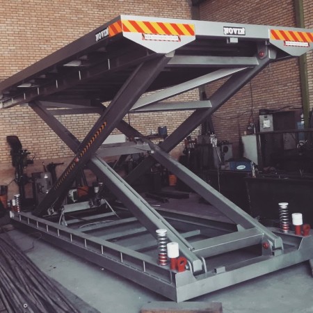 Hydraulic accordion fixed lift