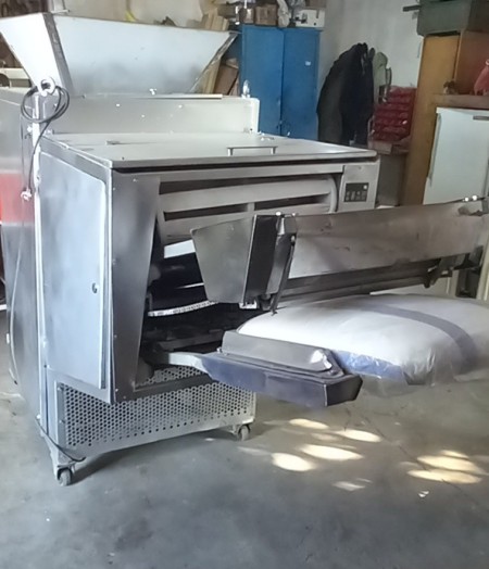 CNC bakery shutter automatic robot and cashier