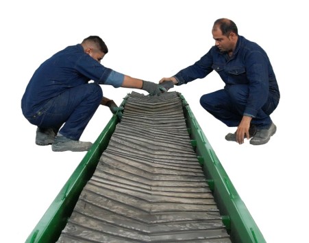 Puzzle brick production line and puzzle block equipped with full automatic robot