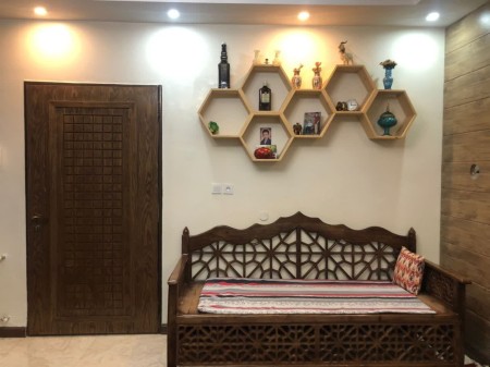 Traditional wood jungle bed