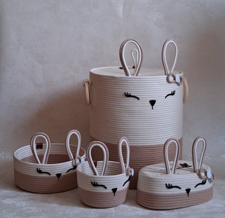 مان Capitase and Captain and .. Child