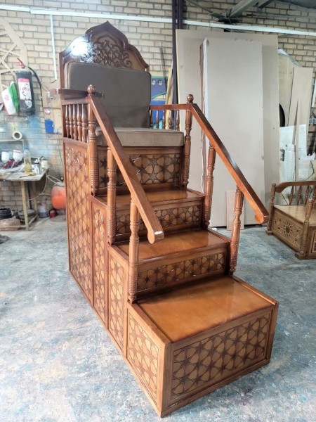 خرید منبر چوبی گردو مساجد و نمازخانه ها