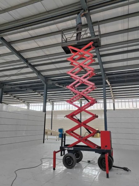 P250HC1100 accordion lift: safe upward, brilliant performance