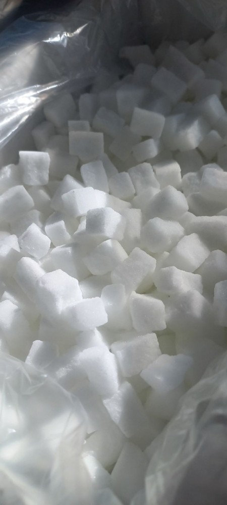 White Broken Sugar Four Seasons